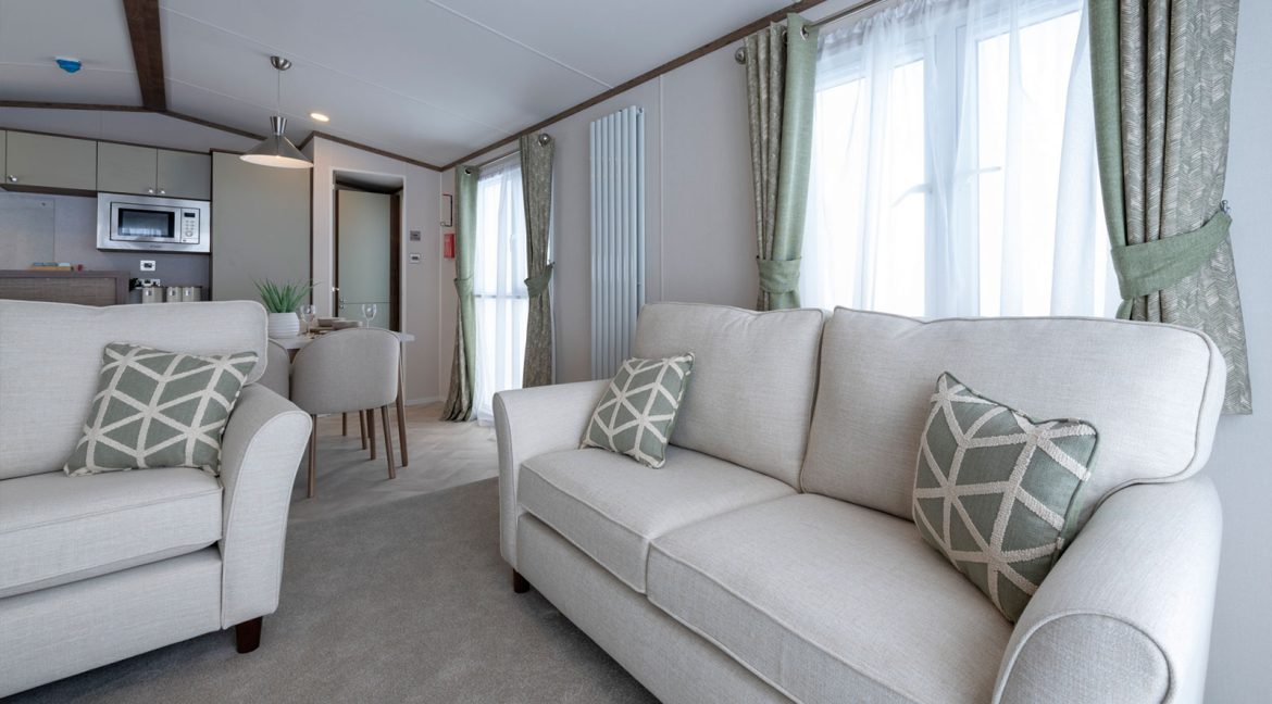 Plot-18-Regal-Harlington-Lodge-40-x-20,-2025-model-12