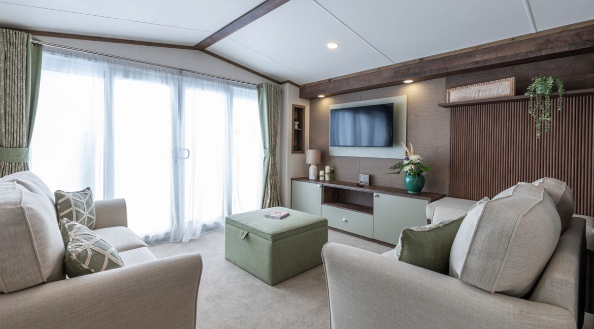 Plot-18-Regal-Harlington-Lodge-40-x-20,-2025-model-15