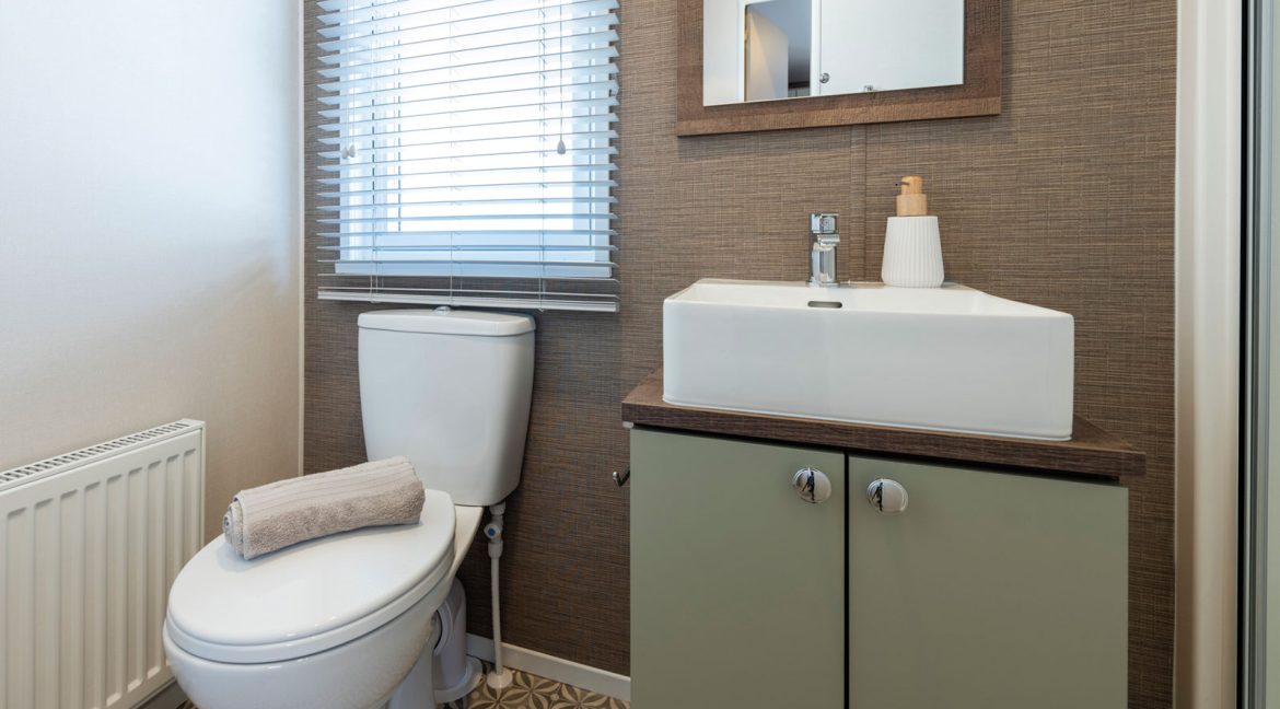 Plot-18-Regal-Harlington-Lodge-40-x-20,-2025-model-23