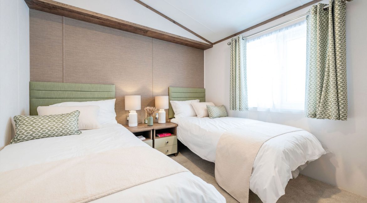 Plot-18-Regal-Harlington-Lodge-40-x-20,-2025-model-NEW-8