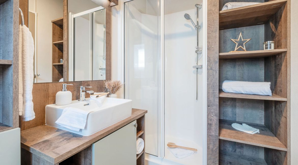 Plot-18-Regal-Harlington-Lodge-40-x-20,-2025-model-NEW-9