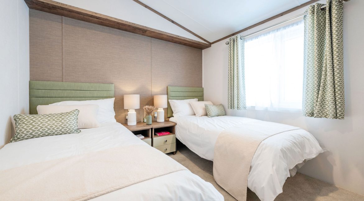 Plot-9A-Regal-Harlington-Lodge-40-x-20,-2025-model-NEW-16