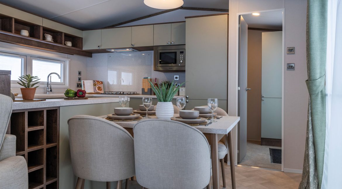 Plot-M4-Regal-Harlington-Lodge-40-x-20,-2025-model-10