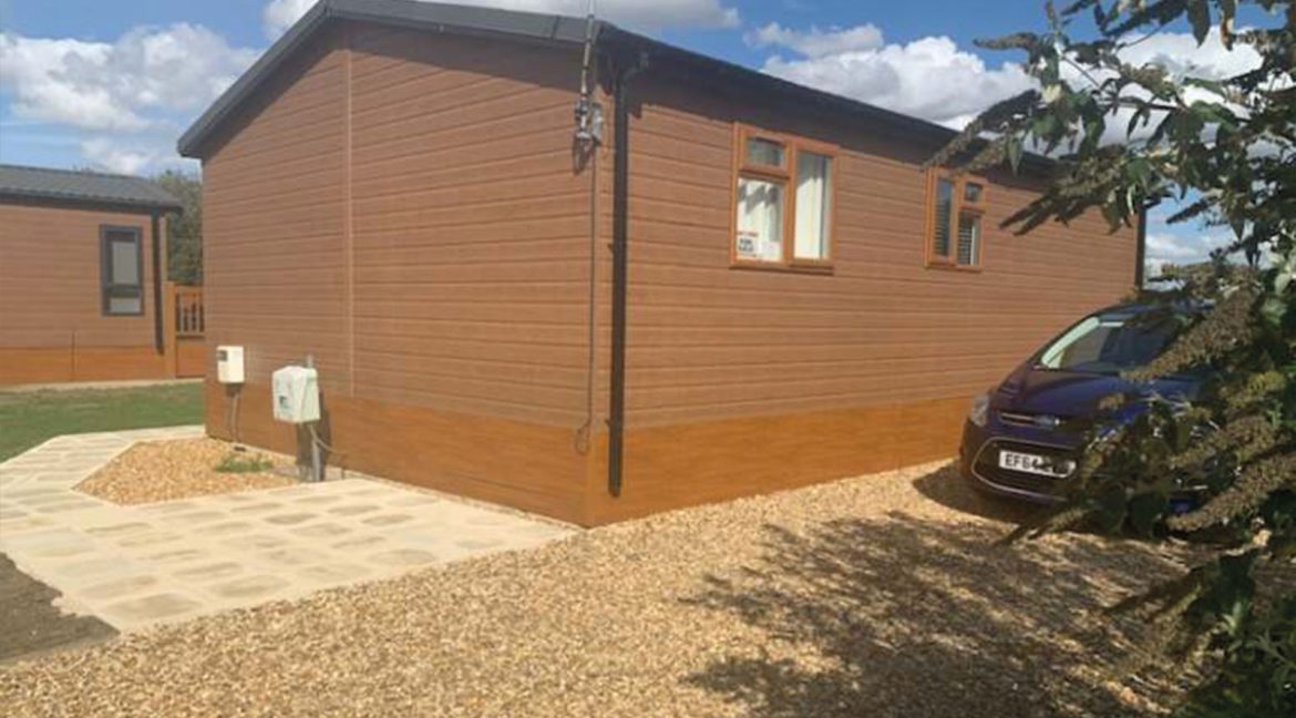 Plot-4-Stacey-Twin-Lodge-32x20-outside-2