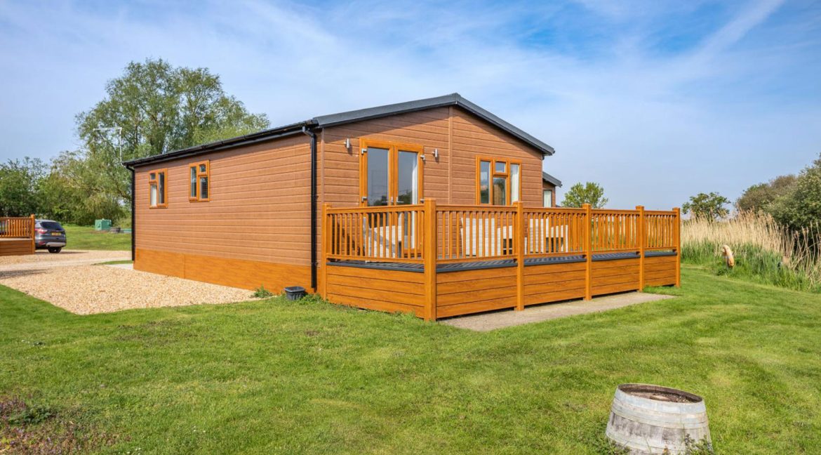 Rental---Tench-Lodge-11