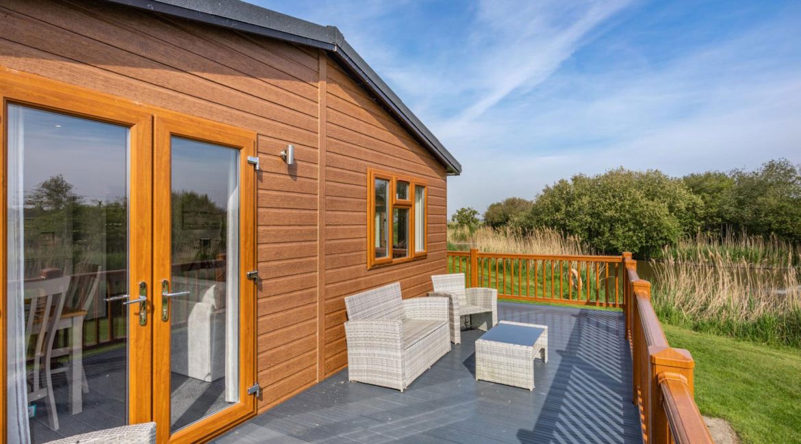 Rental---Tench-Lodge-2