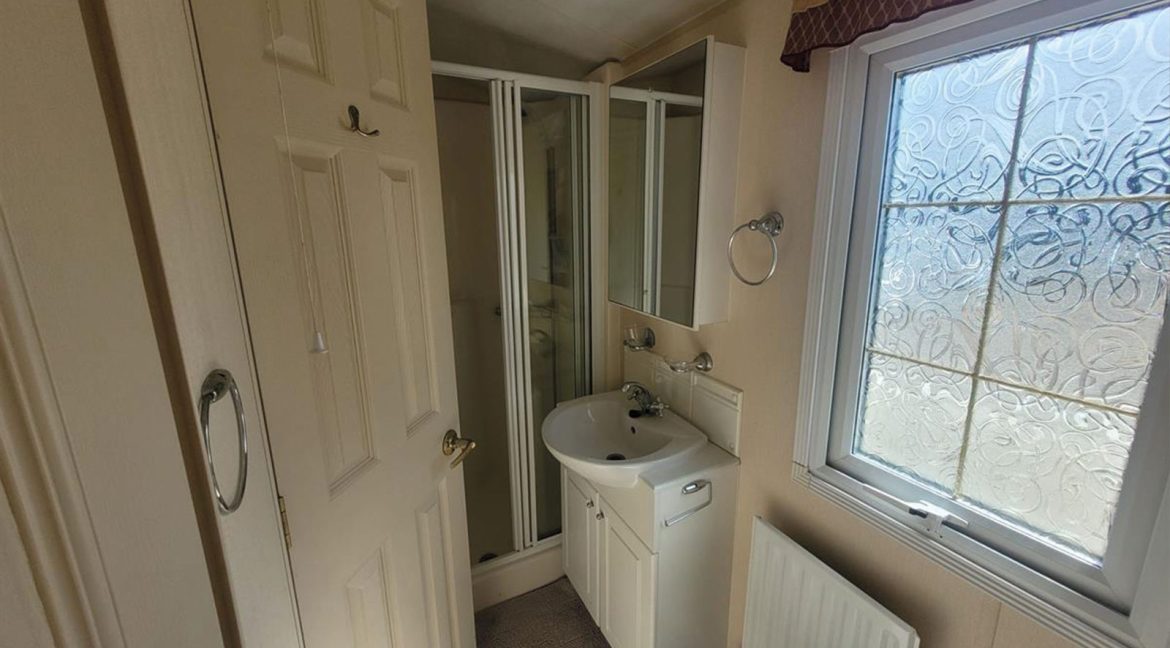 Plot-8---Willerby-Granada-36x12-preowned-1