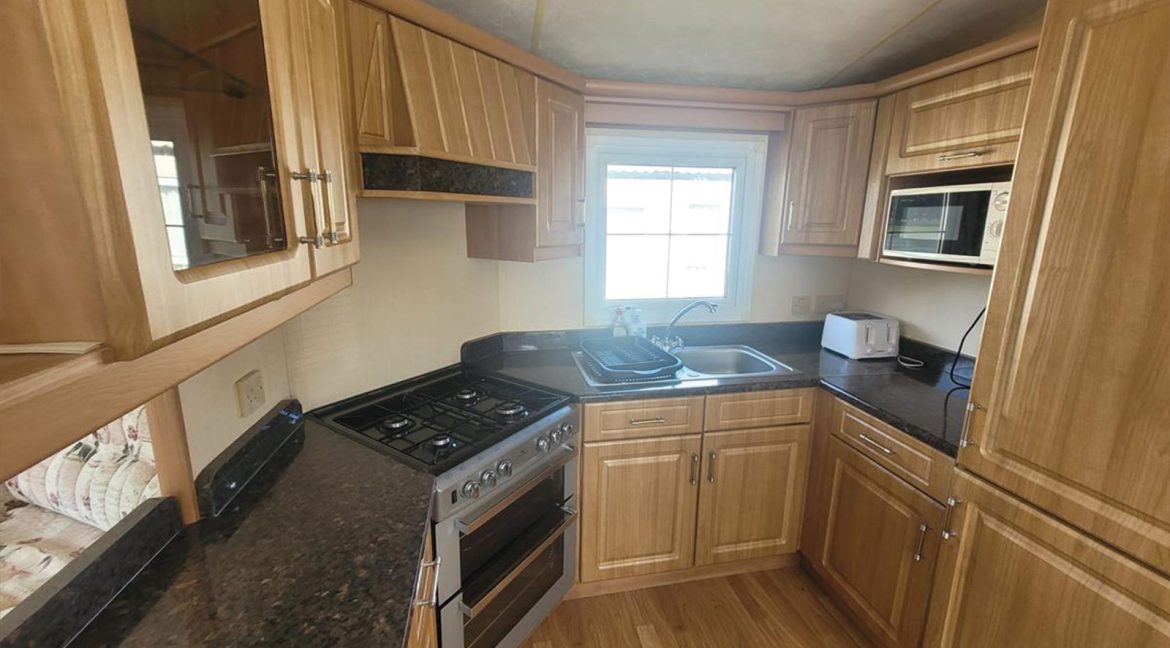 Plot-8---Willerby-Granada-36x12-preowned-7