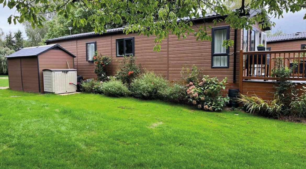 Plot-60-Pemberton-Abingdon-Lodge-42x13-preowned-actual-8